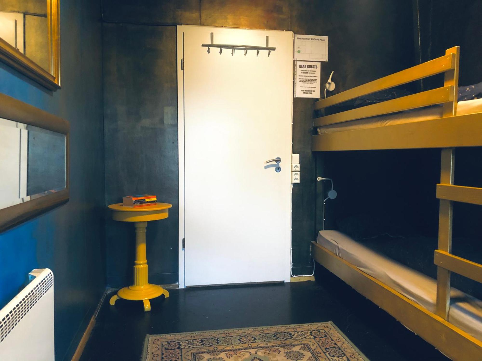 The Freezer Hostel & Culture Center Hellissandur Oda fotoğraf